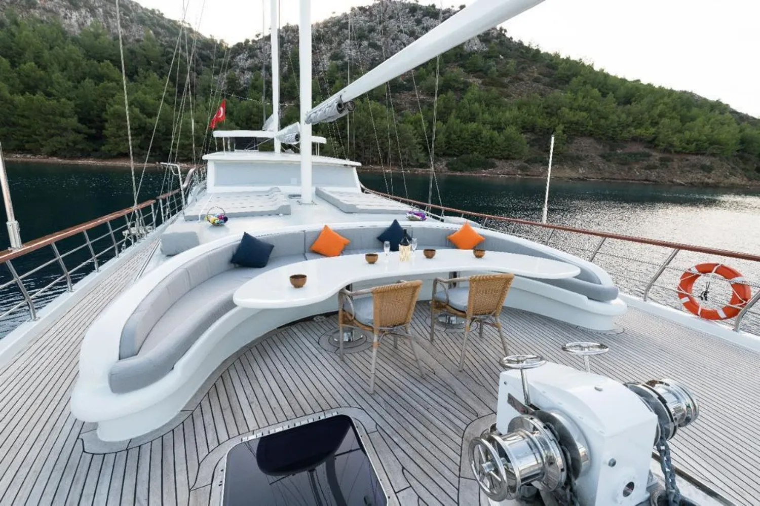 yacht-550024