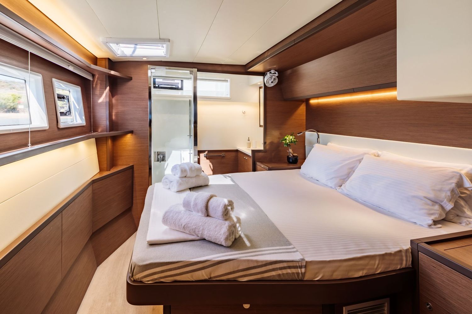 yacht-550120