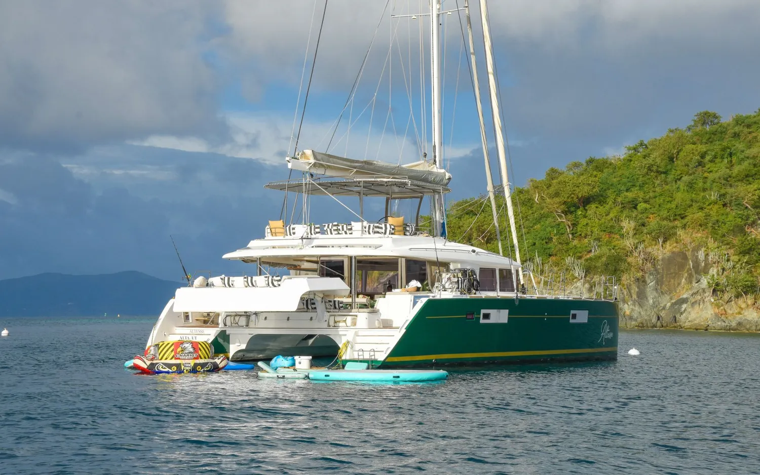 yacht-585734