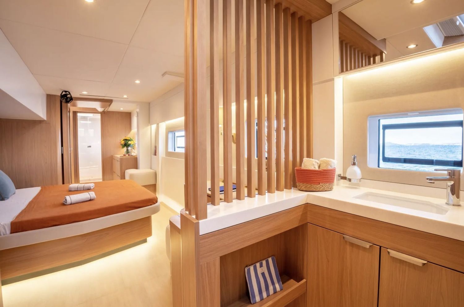 yacht-551195
