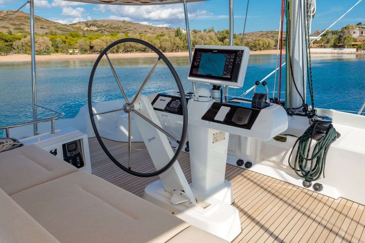 yacht-550130