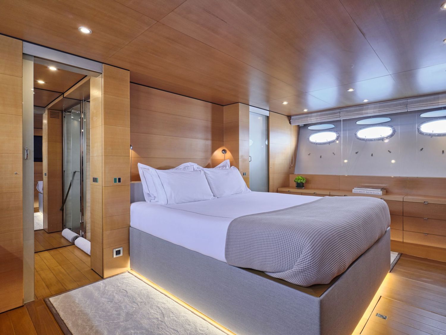 yacht-551539