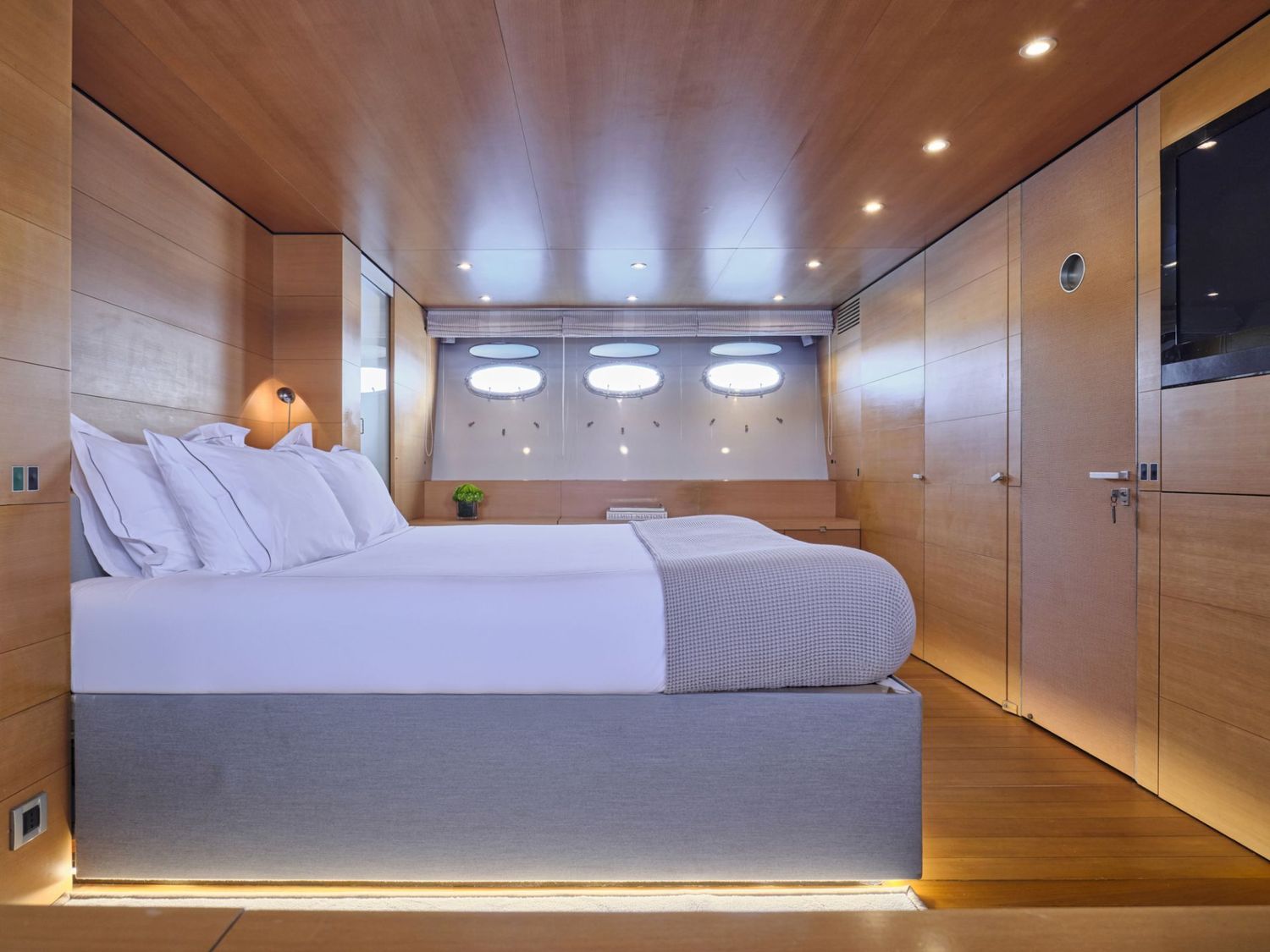 yacht-551536