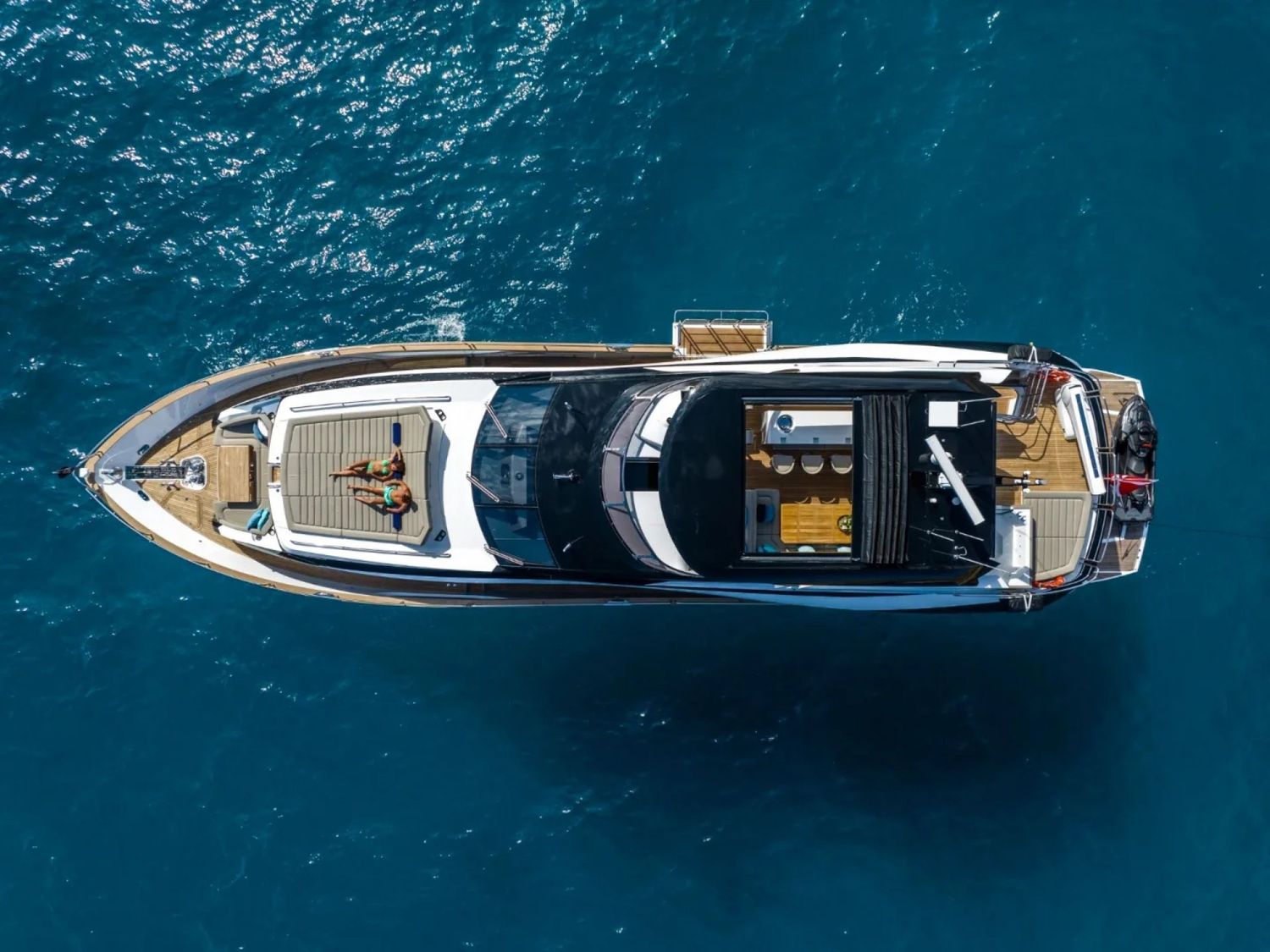yacht-550083