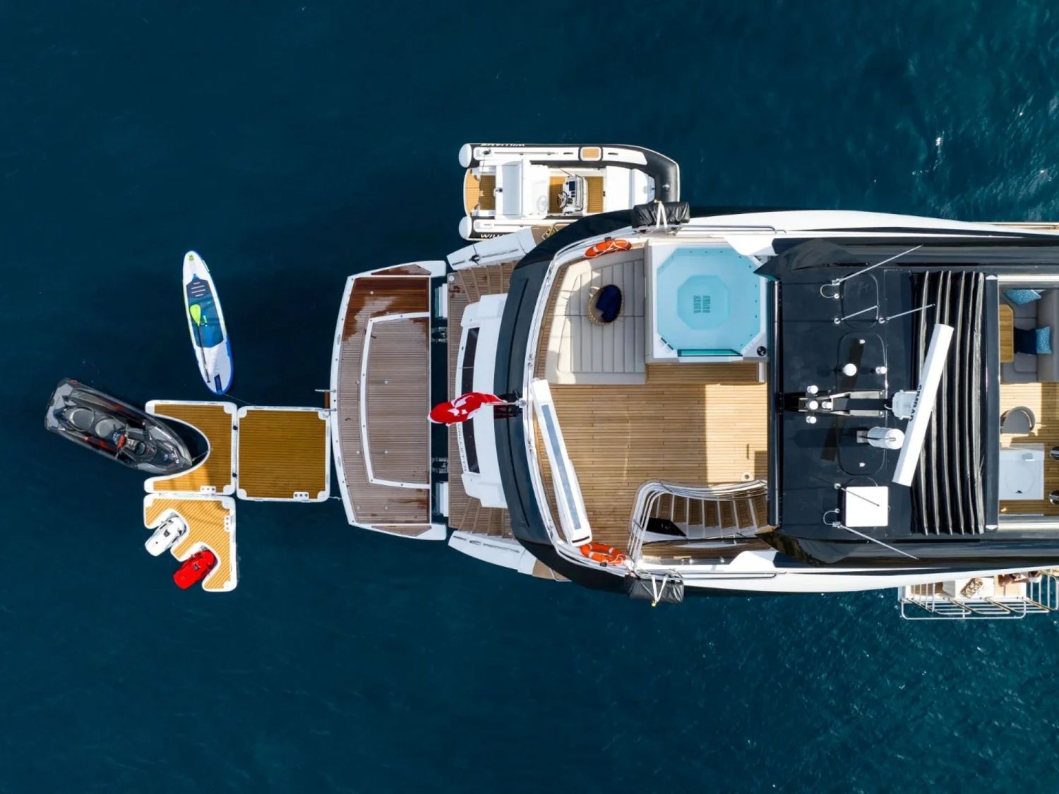 yacht-550085