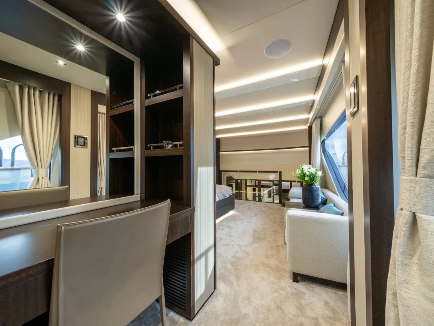 yacht-550082