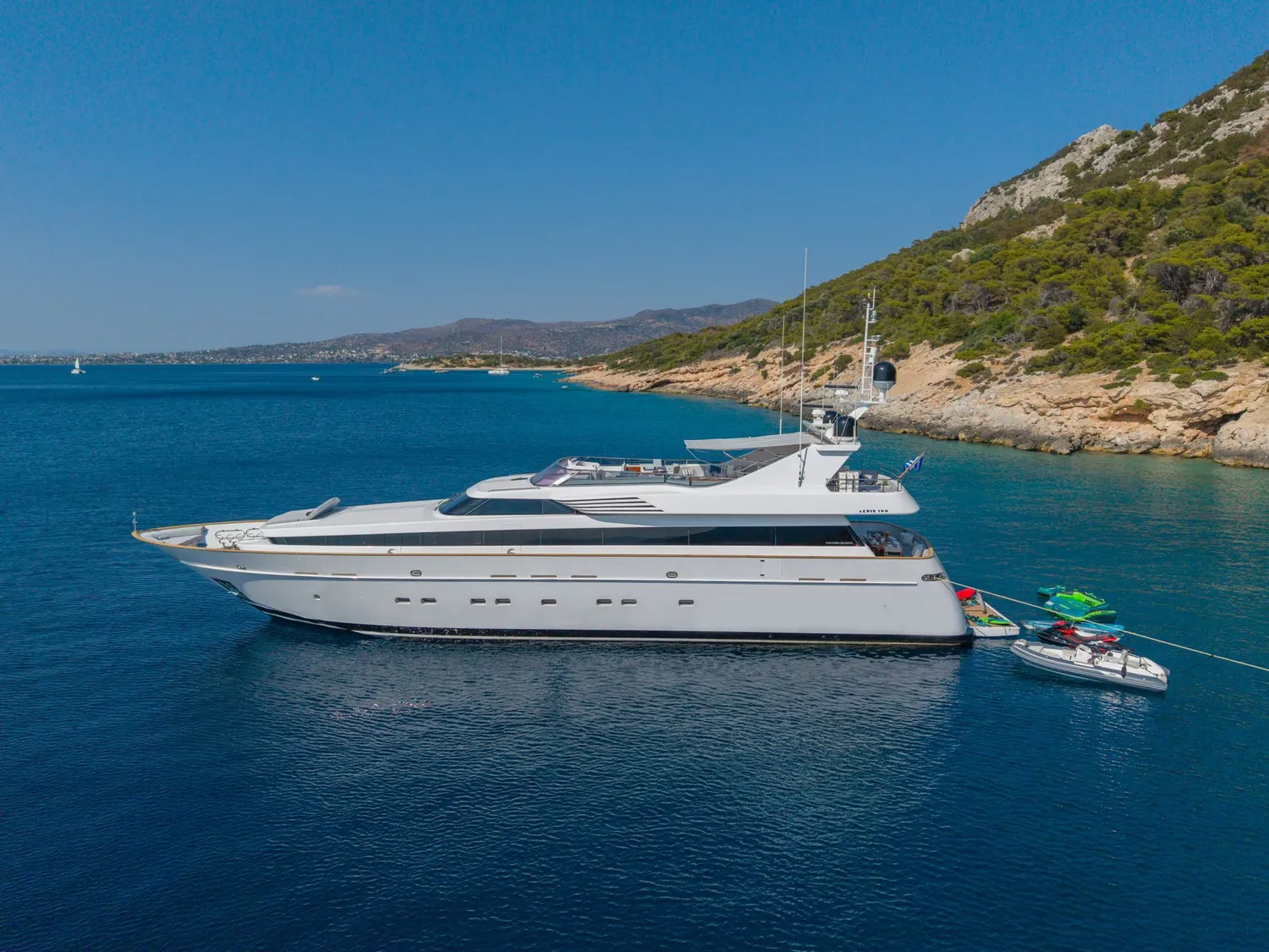 yacht-550107