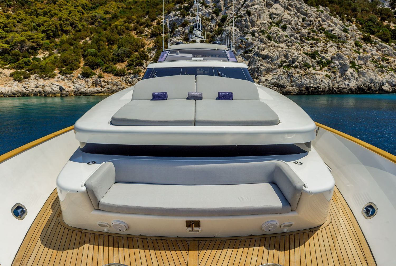 yacht-550110