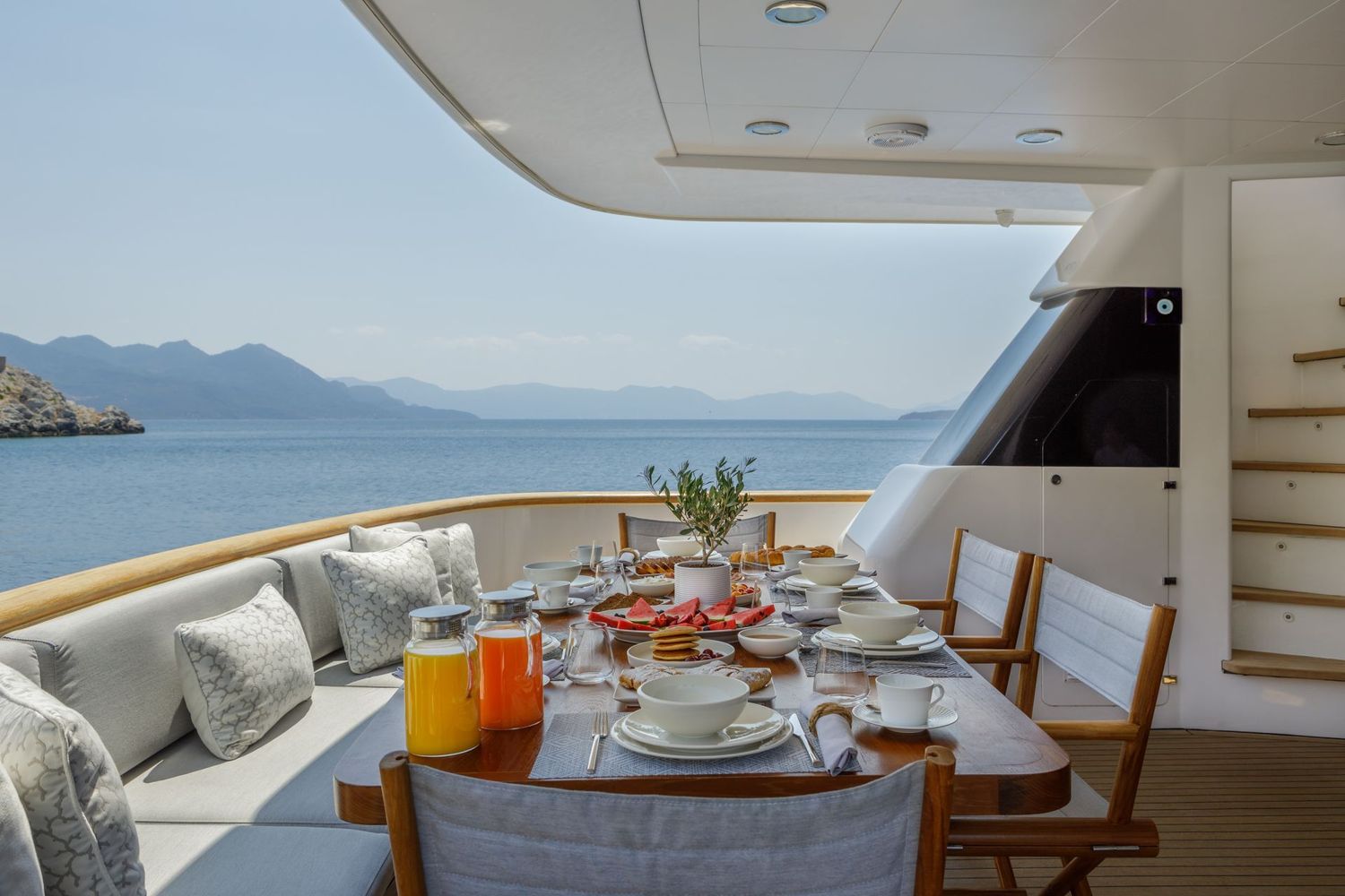 yacht-550103
