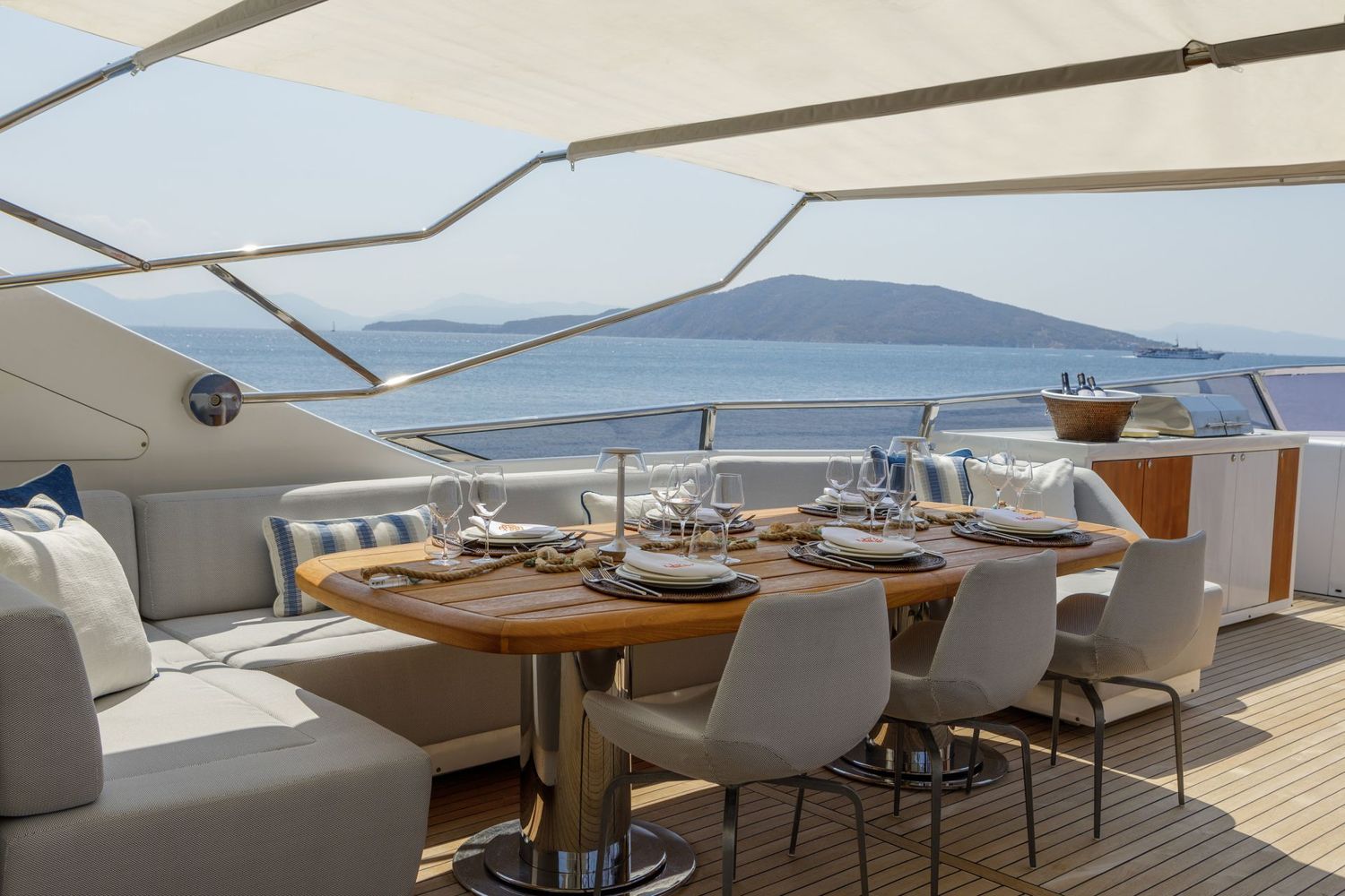 yacht-550104
