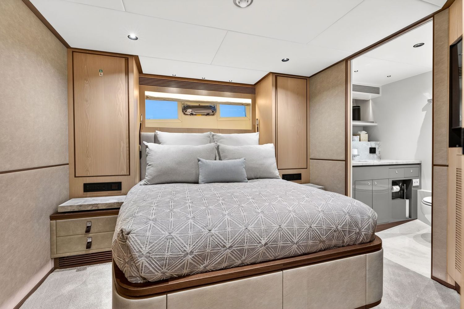 yacht-549911