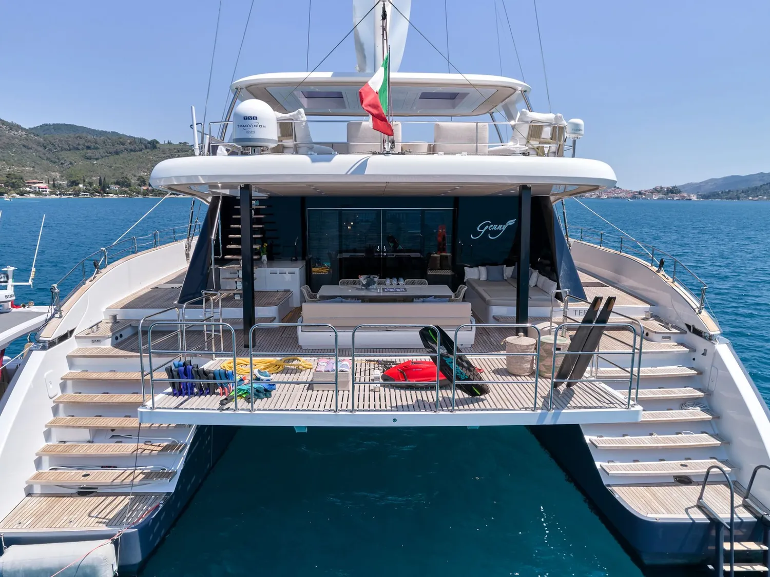 yacht-586606