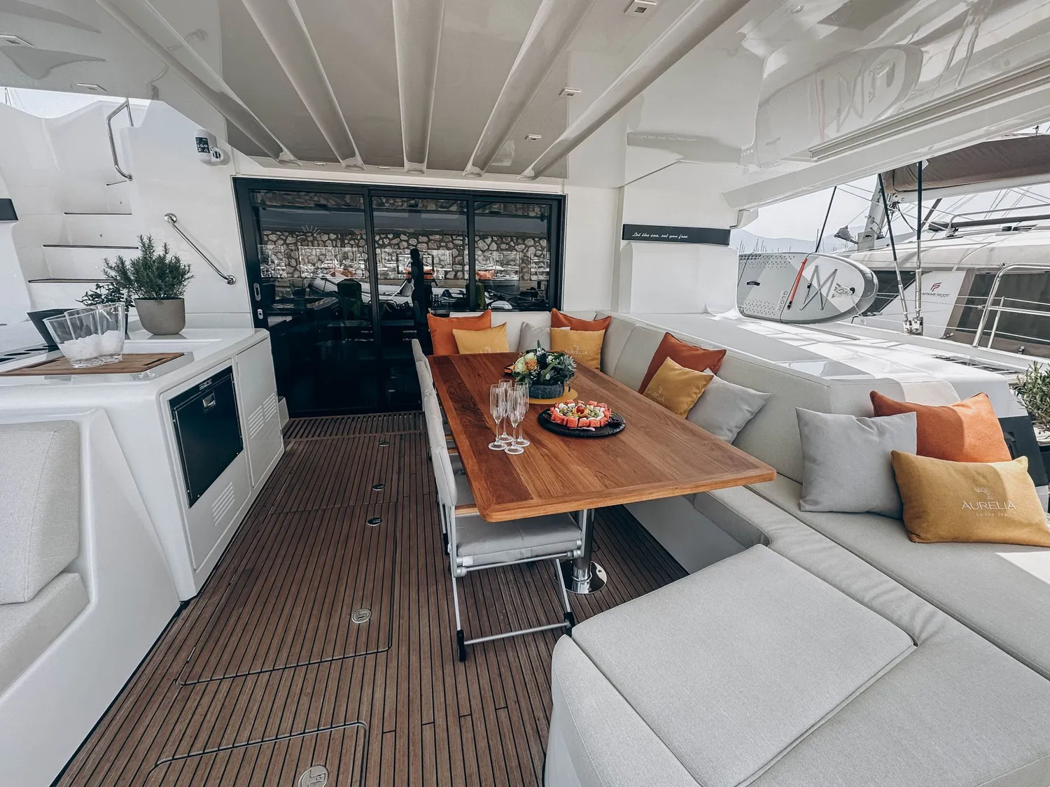 yacht-588308