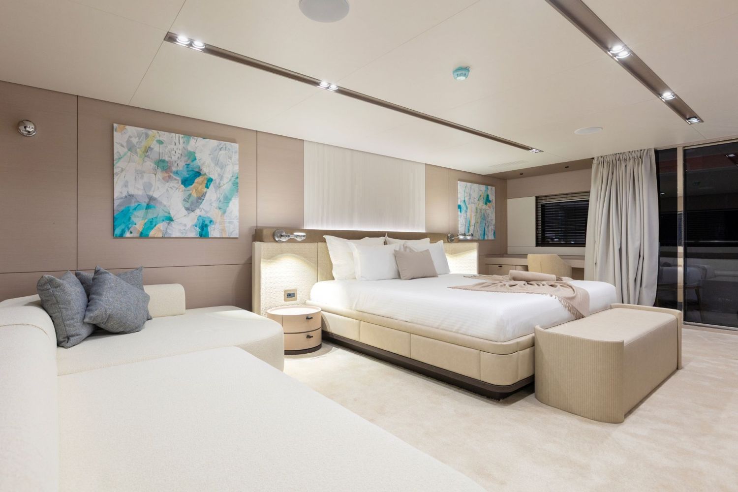 yacht-551300