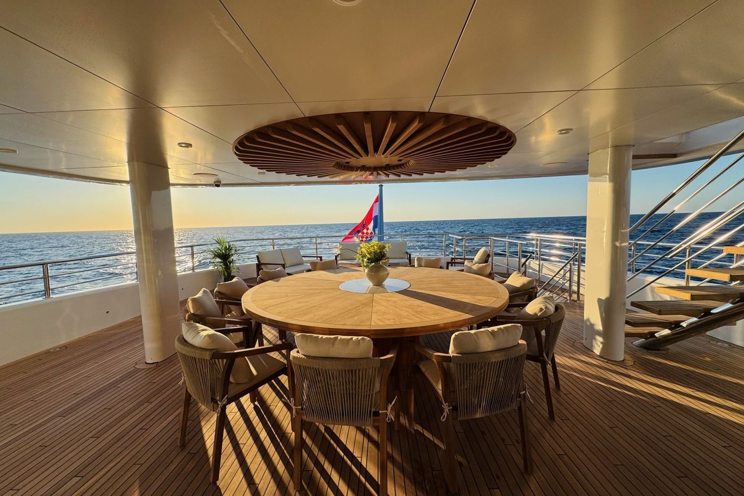 yacht-551308