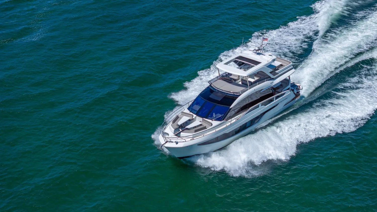 yacht-551087