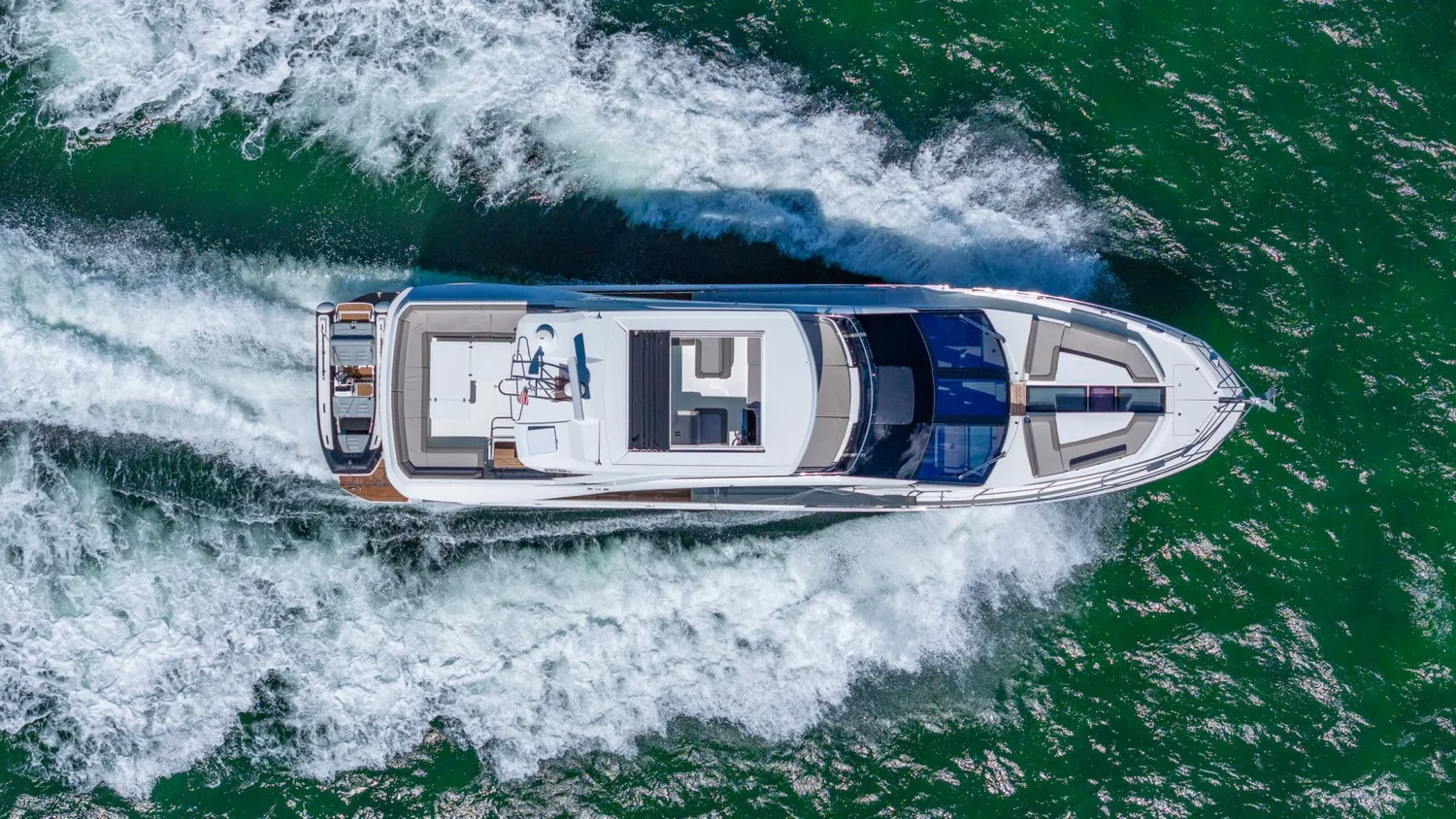 yacht-551103
