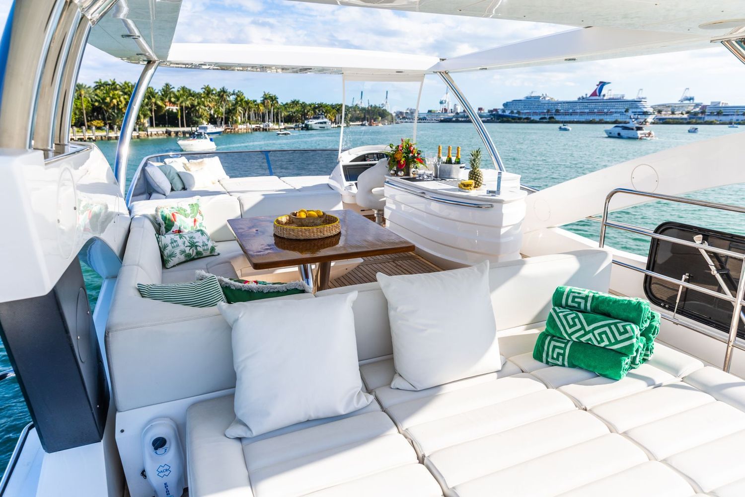 yacht-551094