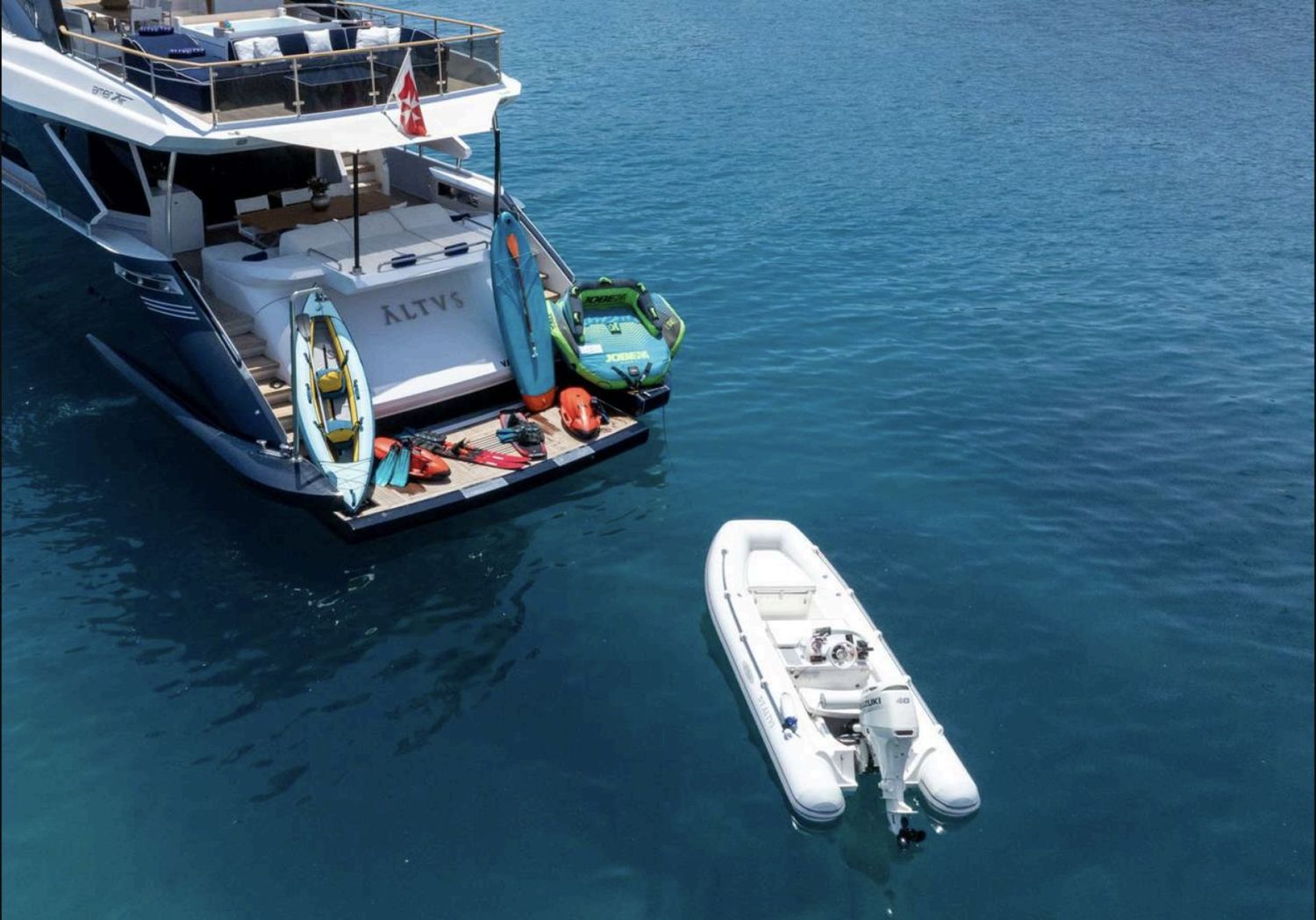 yacht-550919