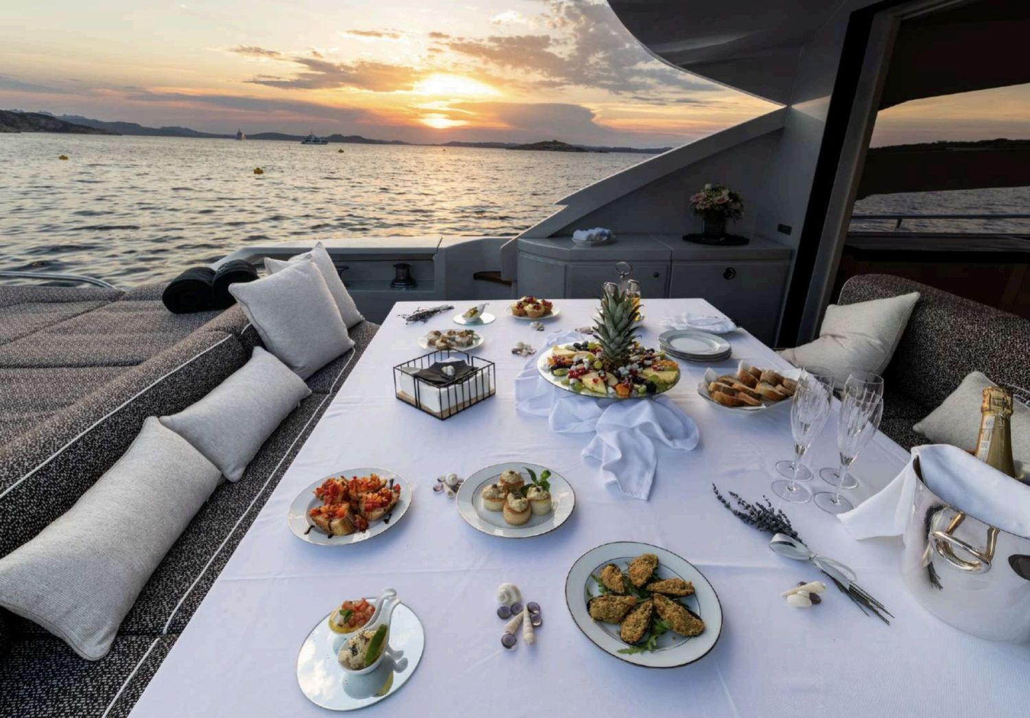 yacht-550898