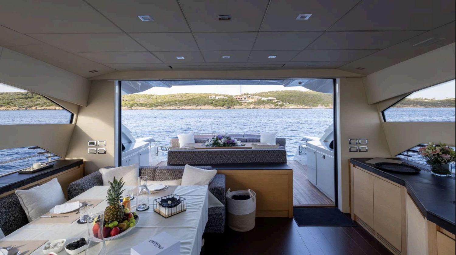 yacht-550895