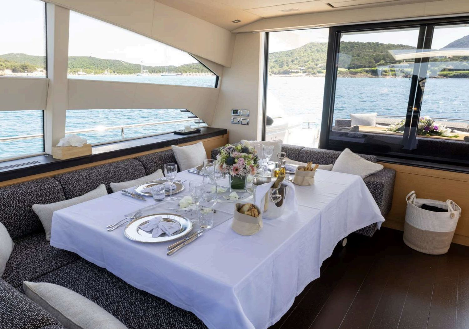yacht-550906