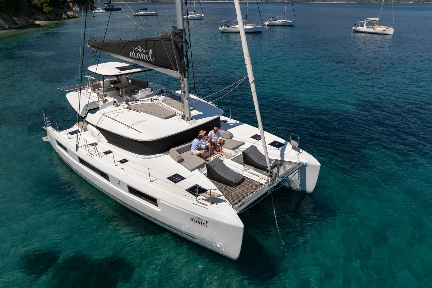 yacht-580875