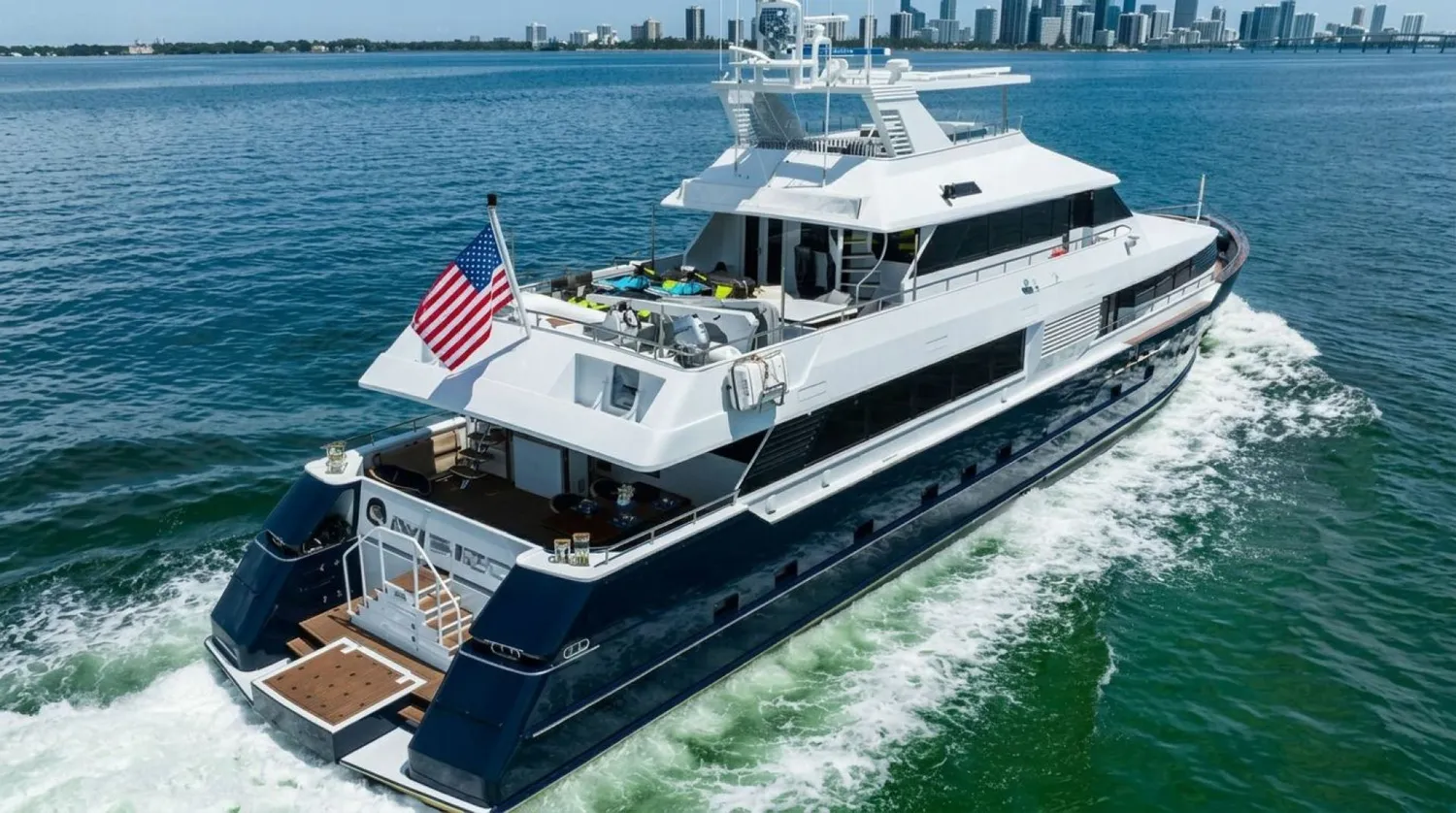 yacht-588108