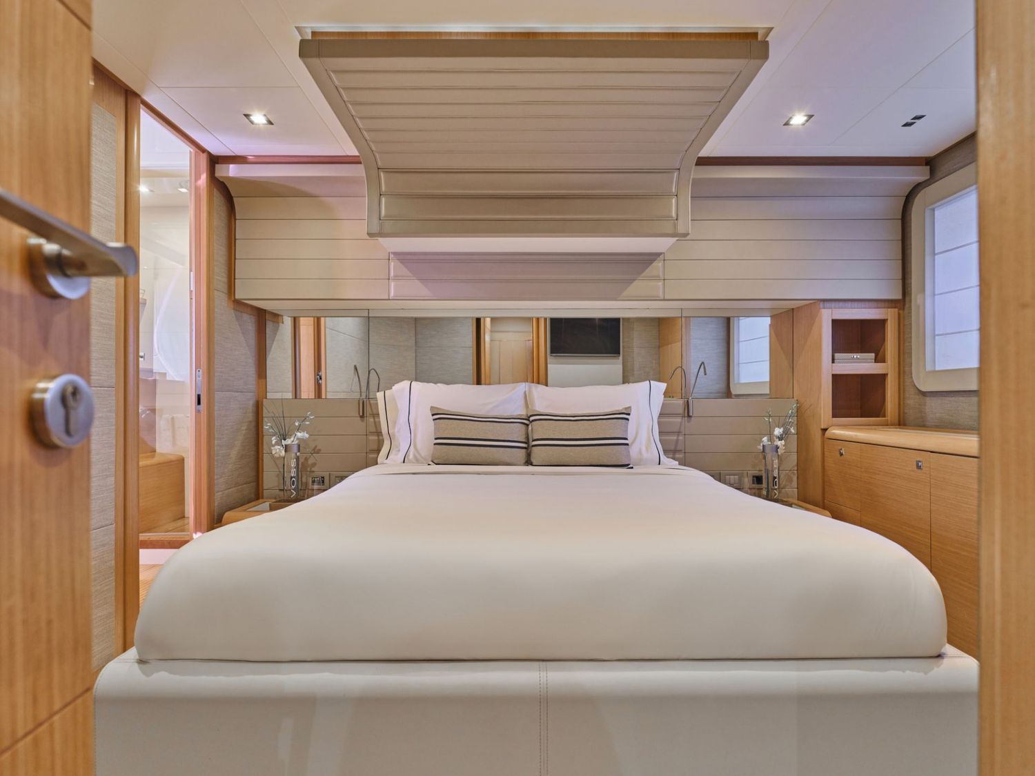 yacht-551623