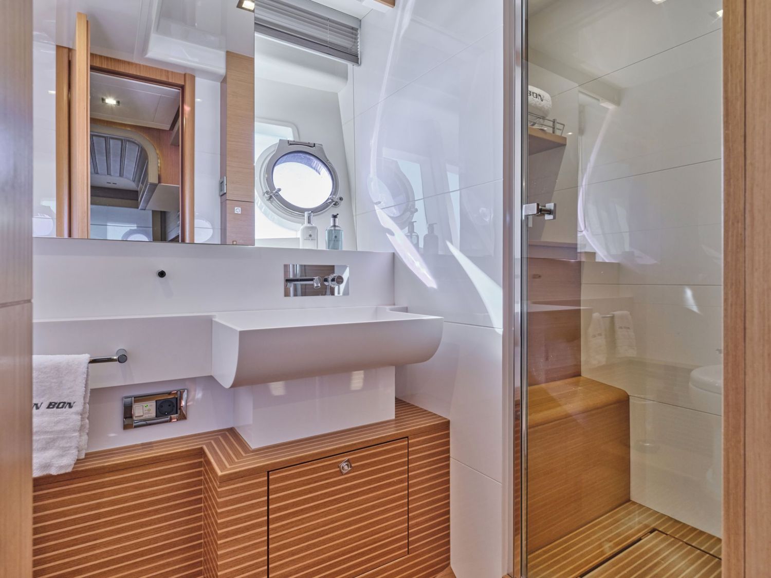 yacht-551631