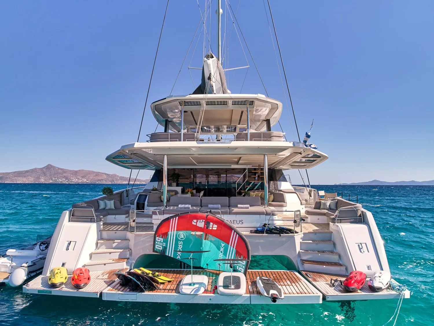 yacht-587089