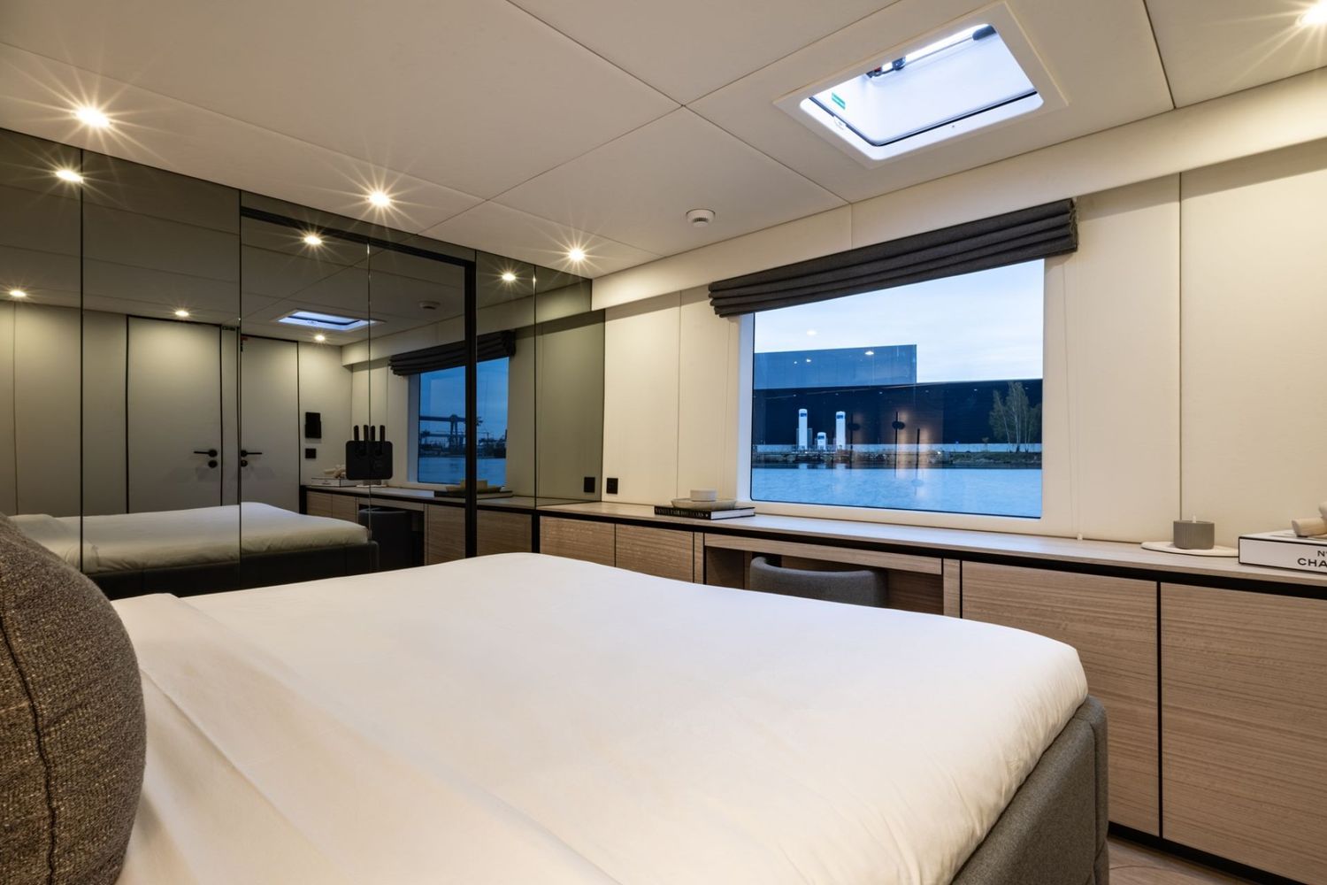 yacht-551057