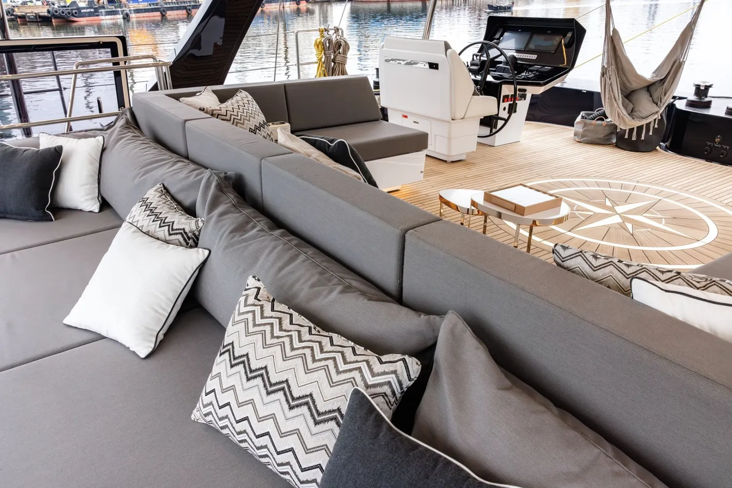 yacht-551101