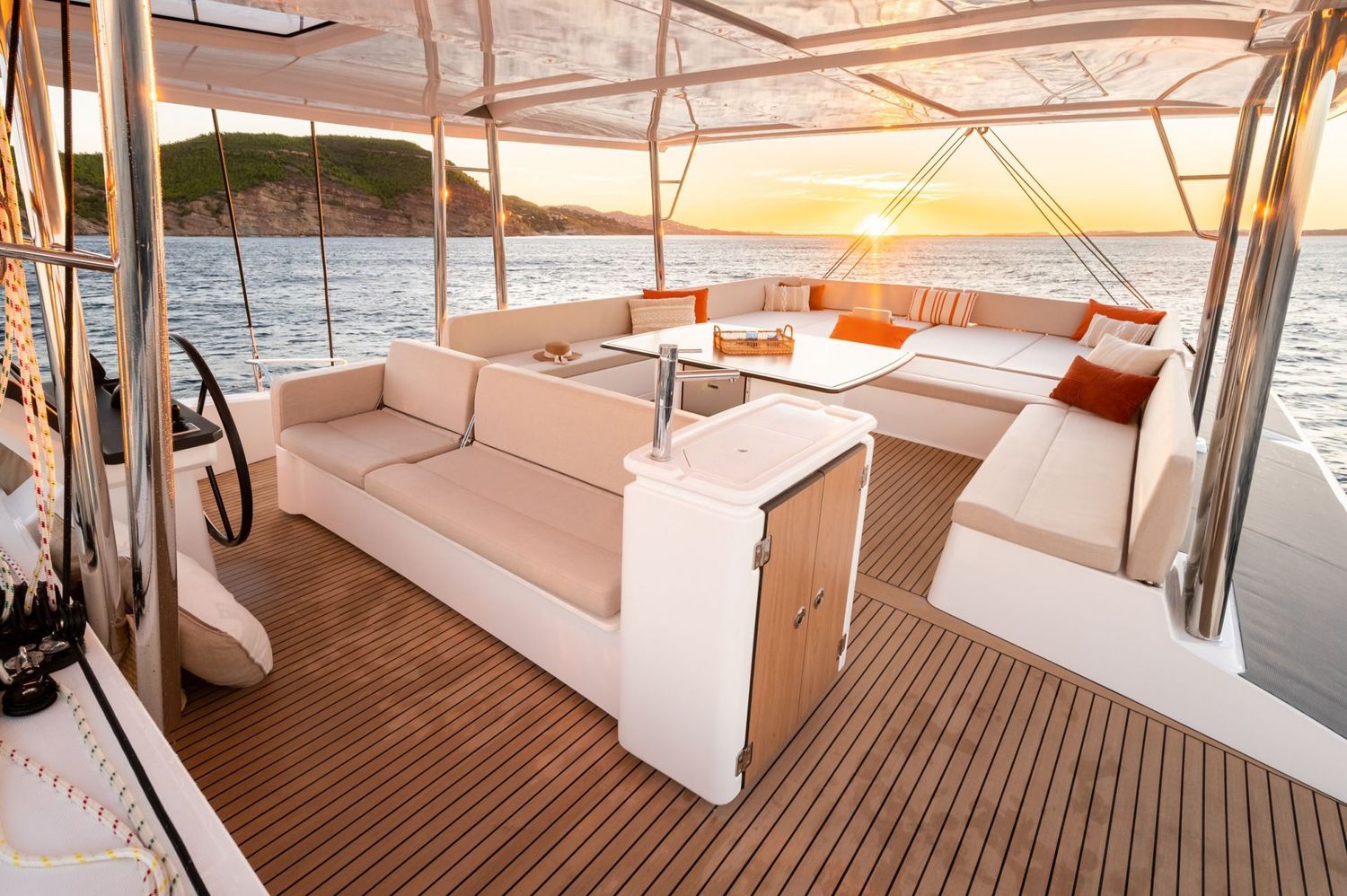 yacht-551123