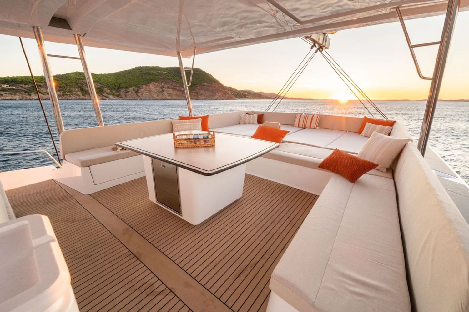 yacht-551113