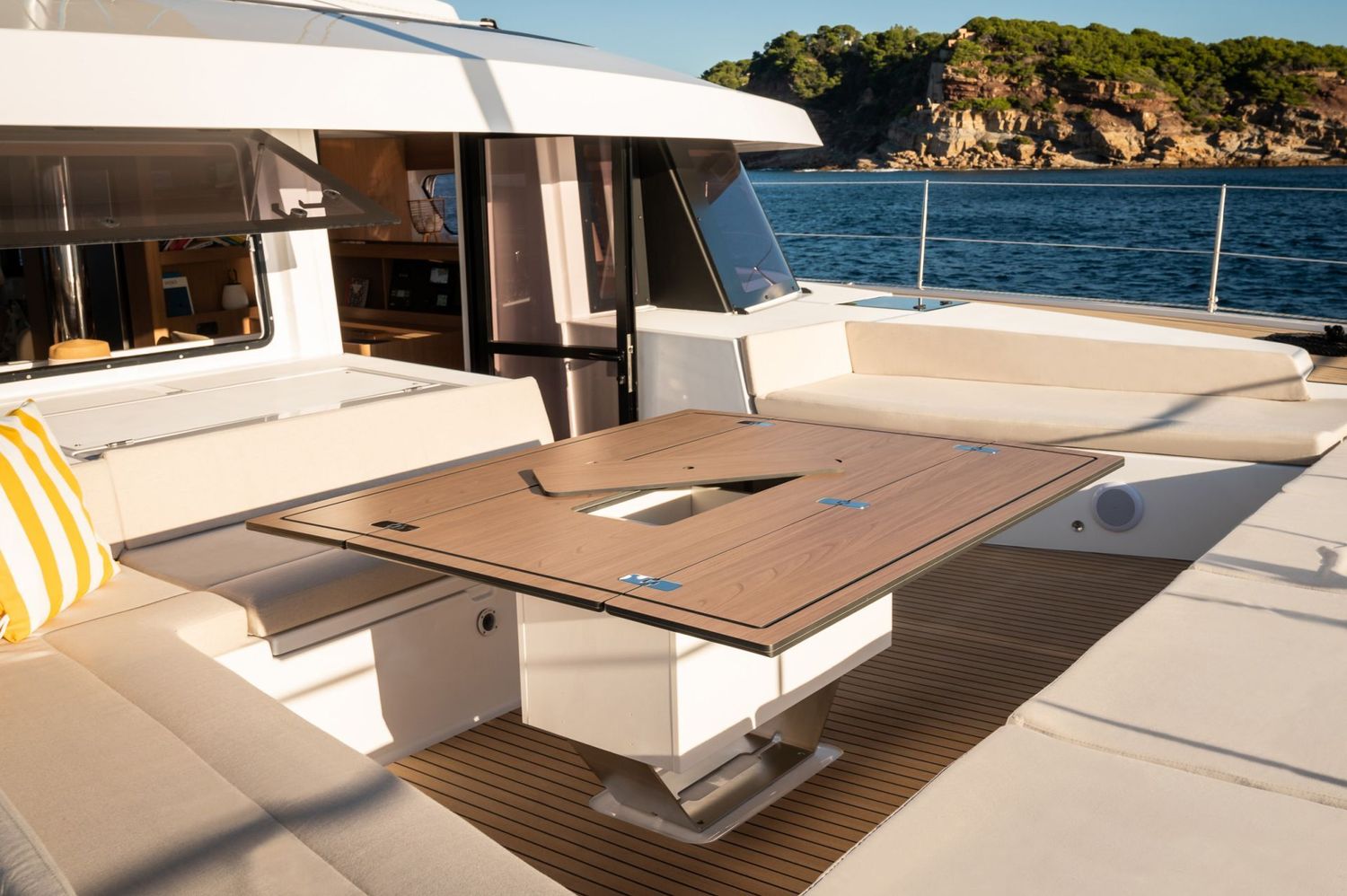 yacht-551114