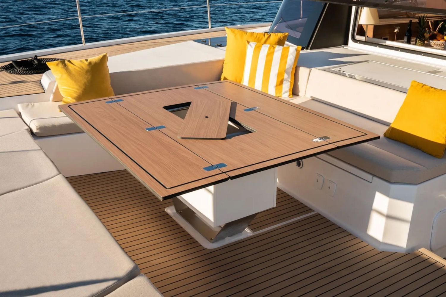 yacht-551111