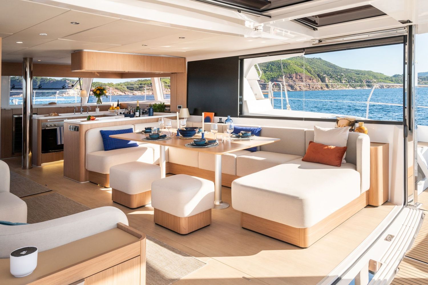 yacht-551116