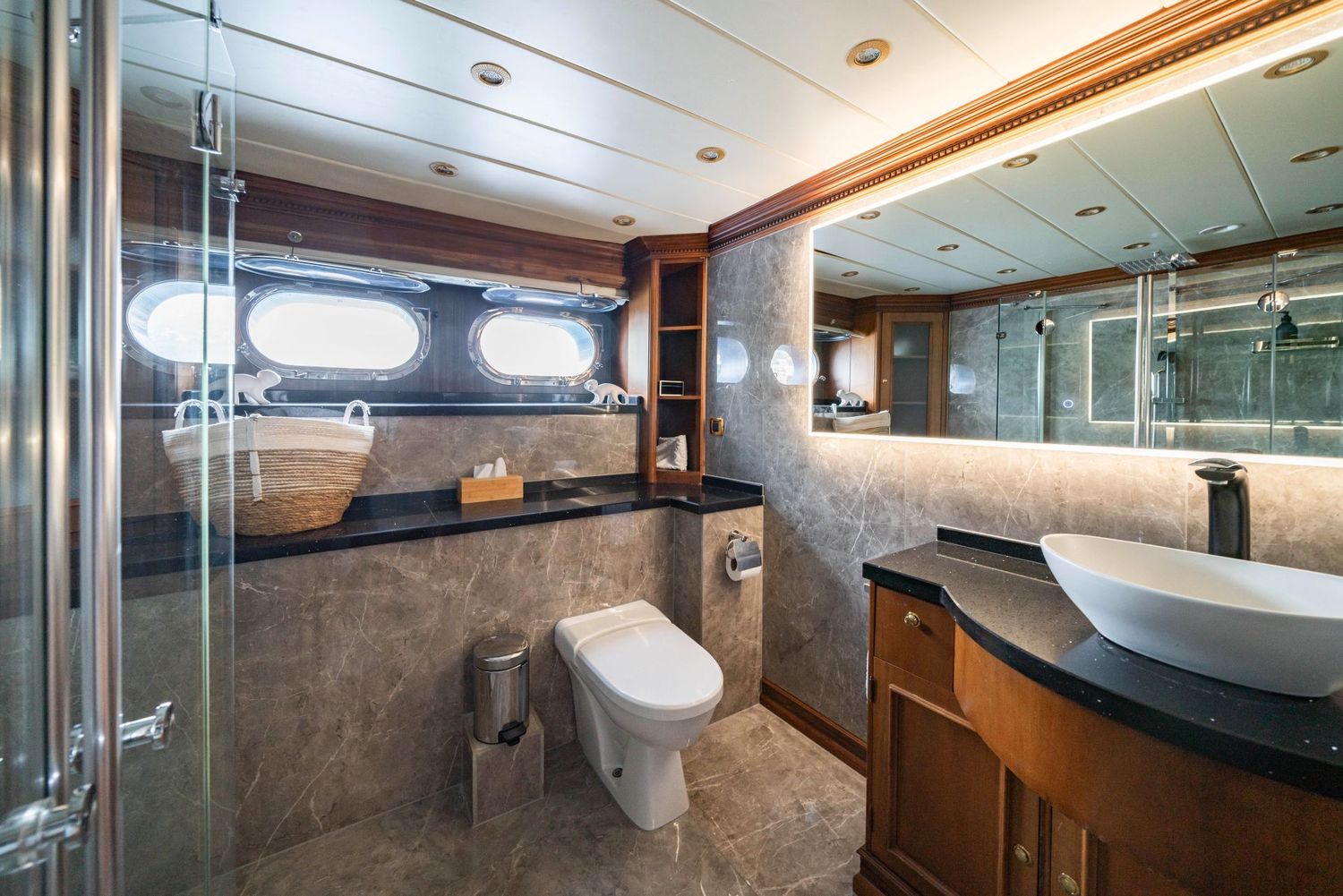 yacht-551778