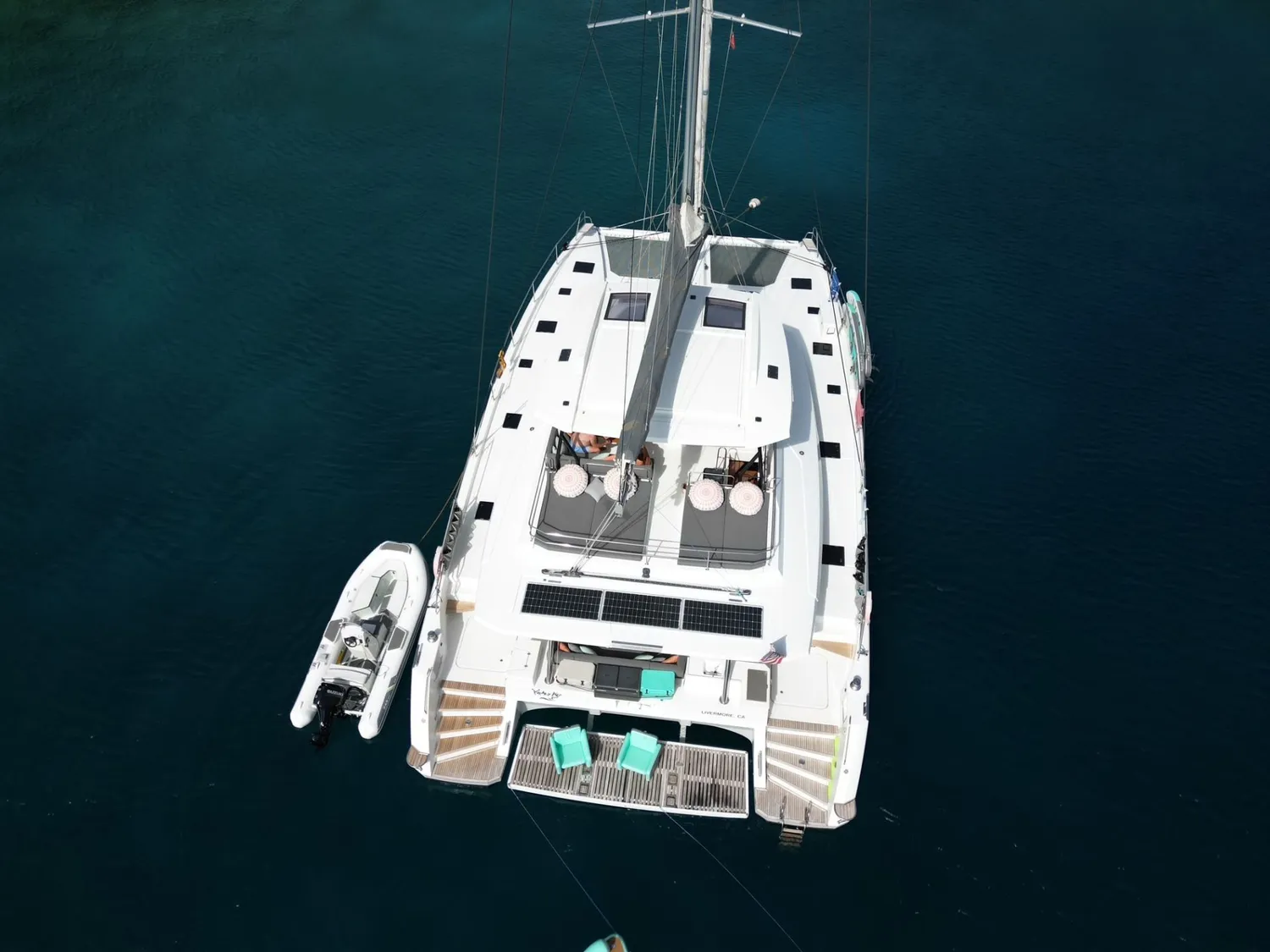 yacht-597981