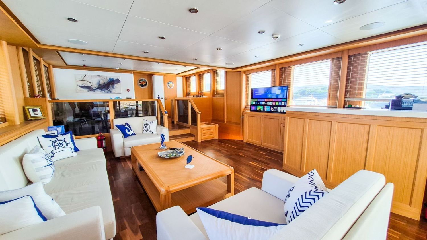 yacht-551199