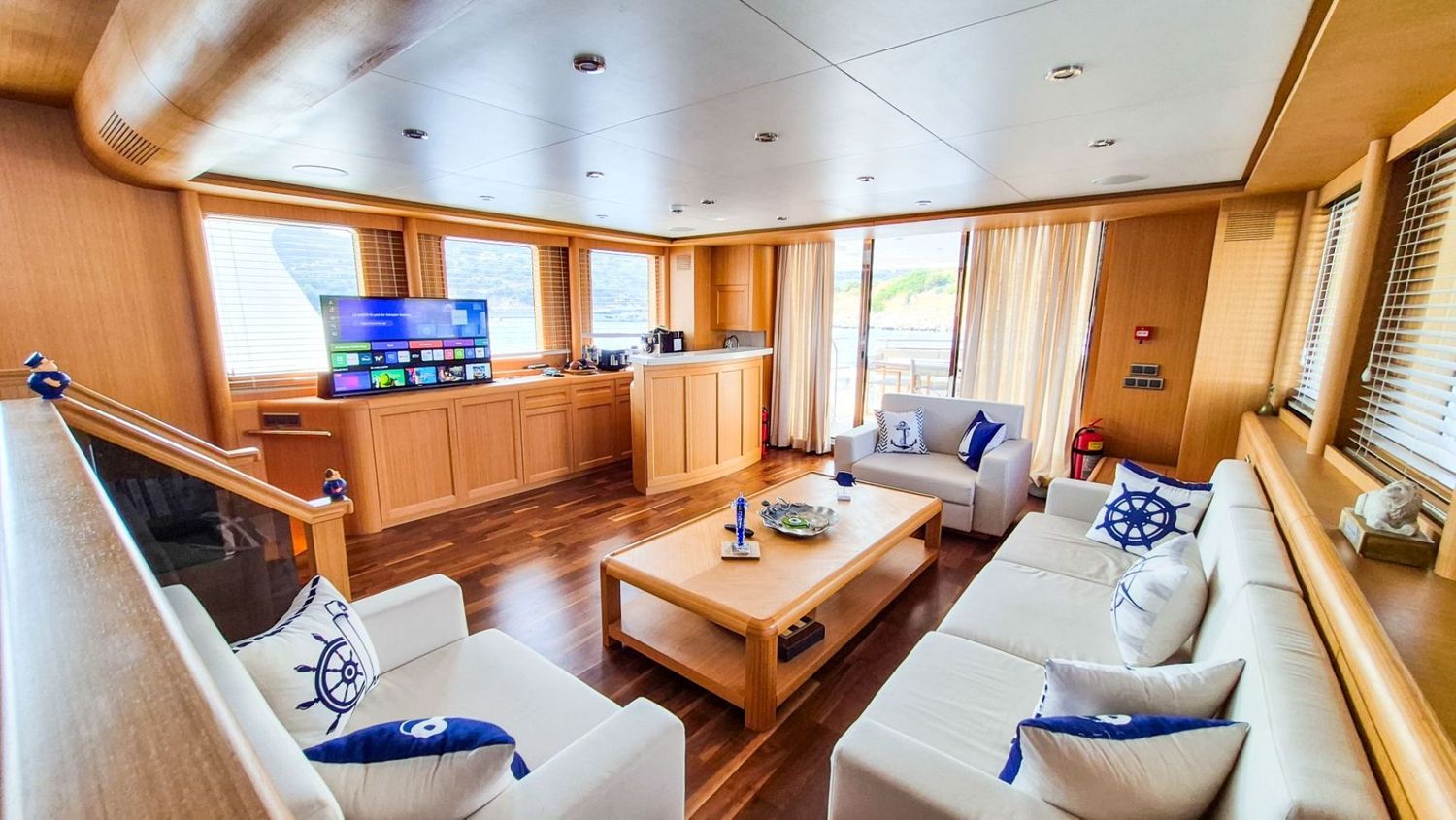 yacht-551205