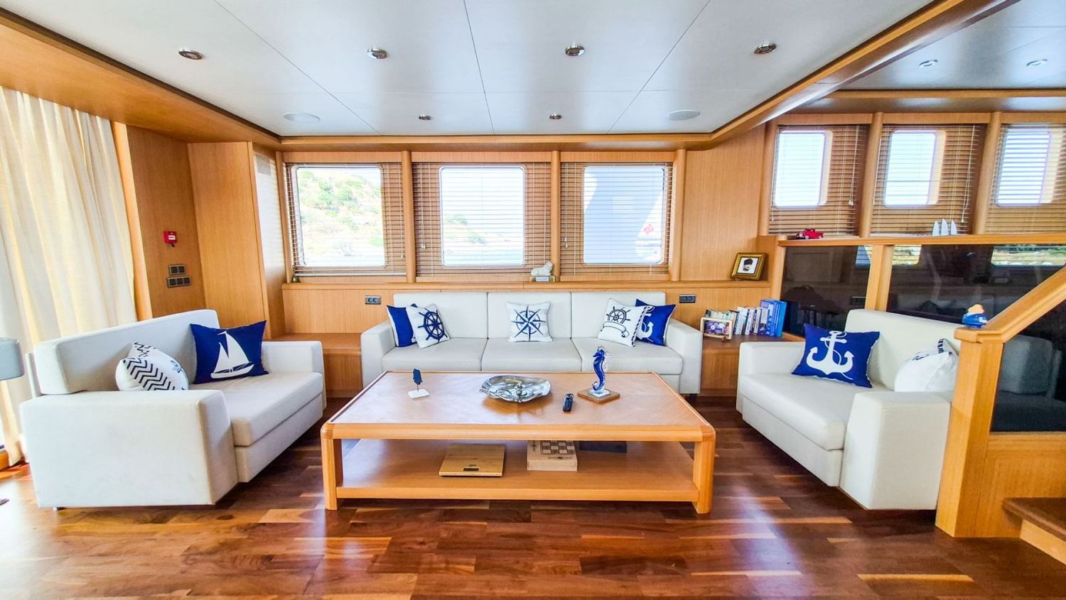 yacht-551203