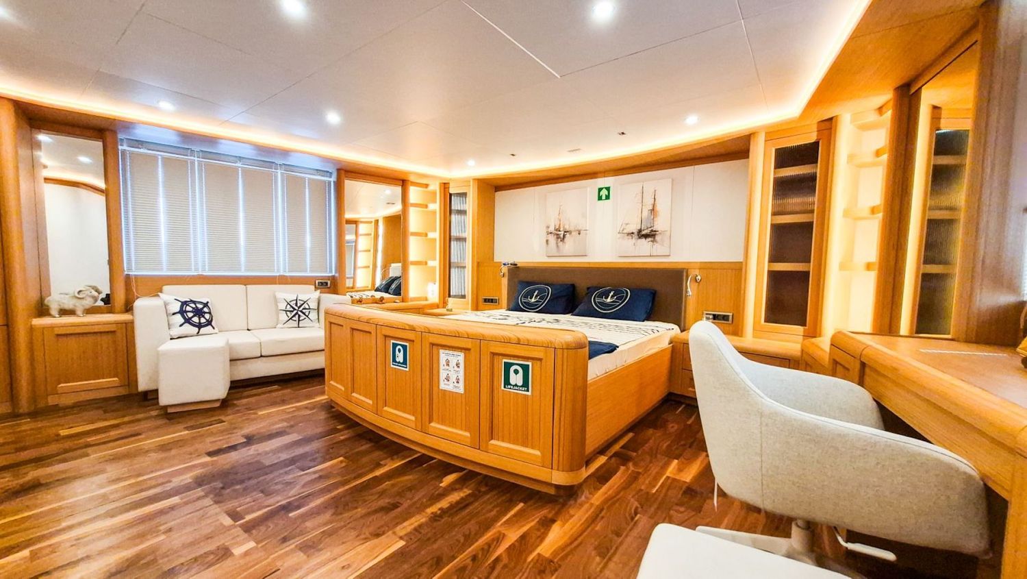 yacht-551202
