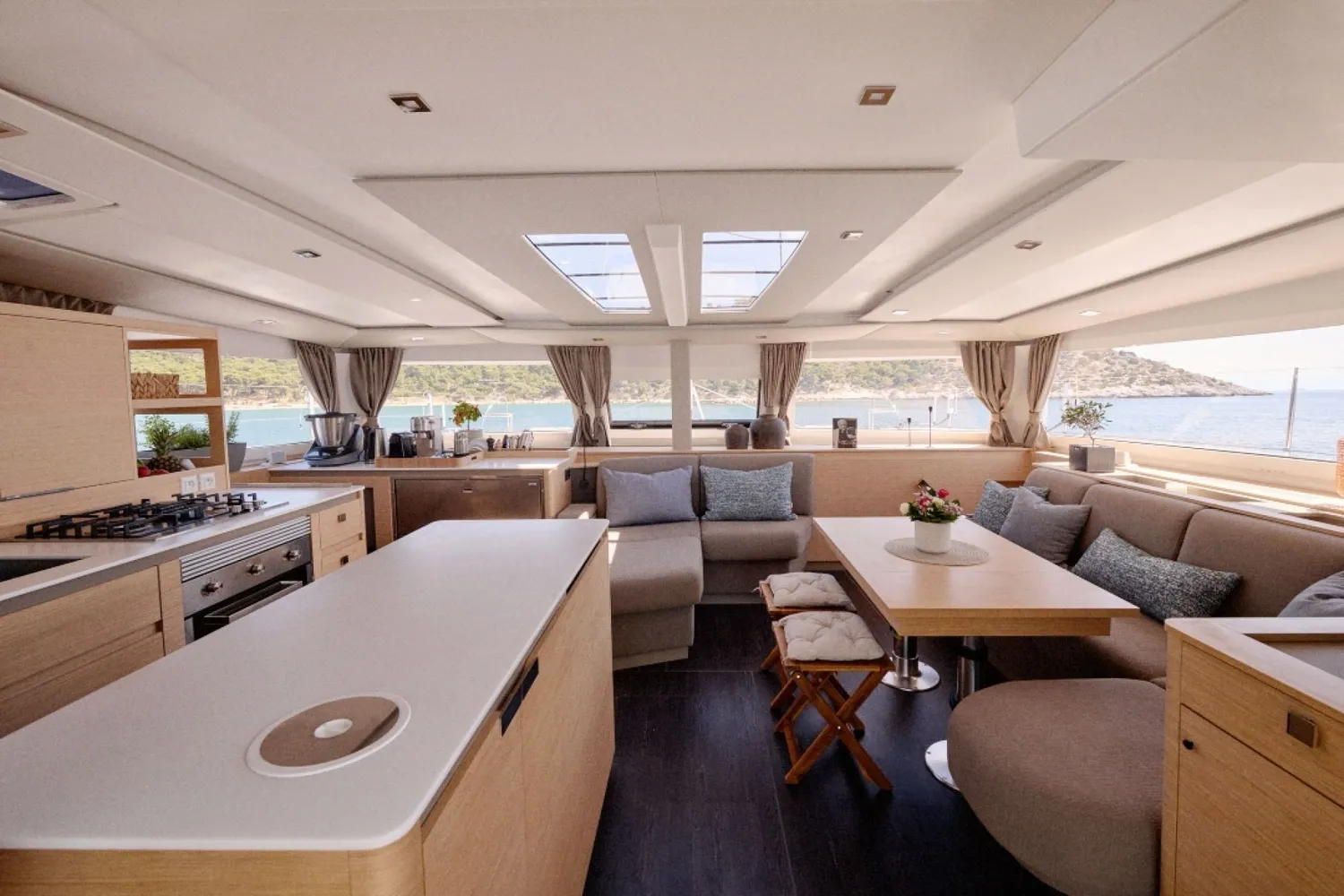 yacht-589257