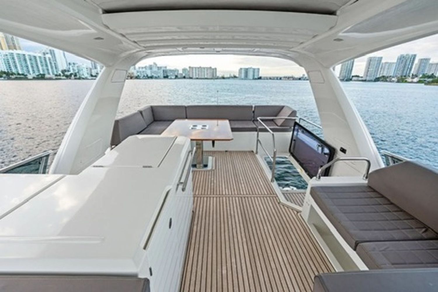 yacht-551252