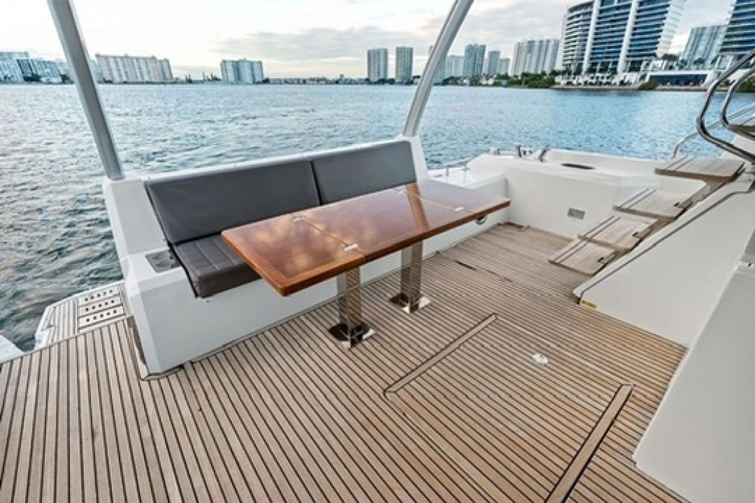 yacht-551258