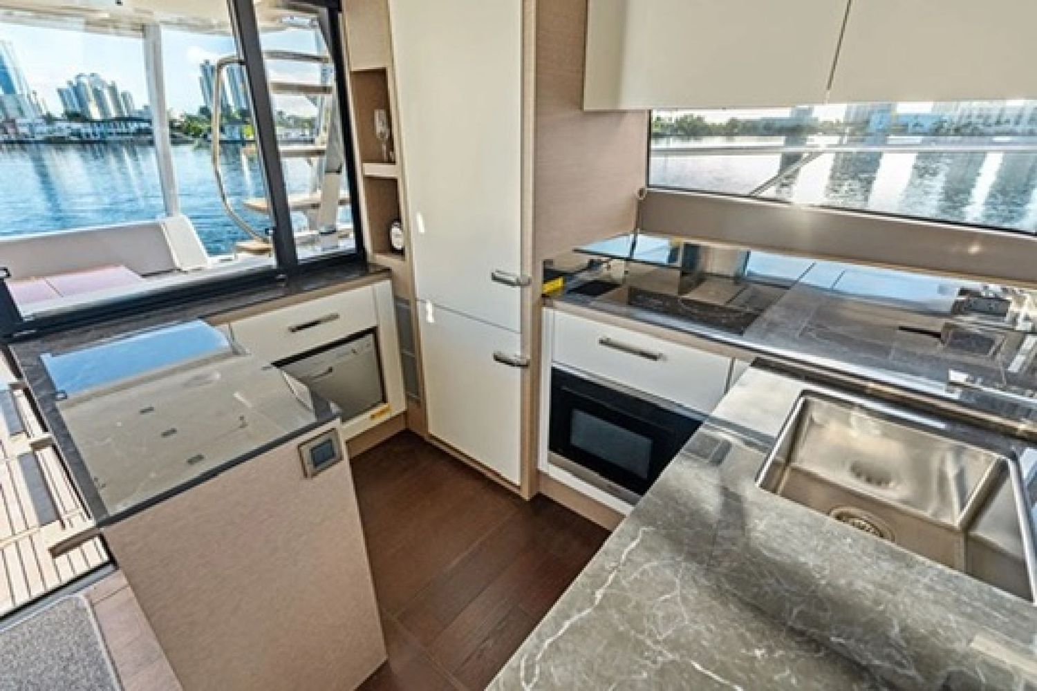 yacht-551253