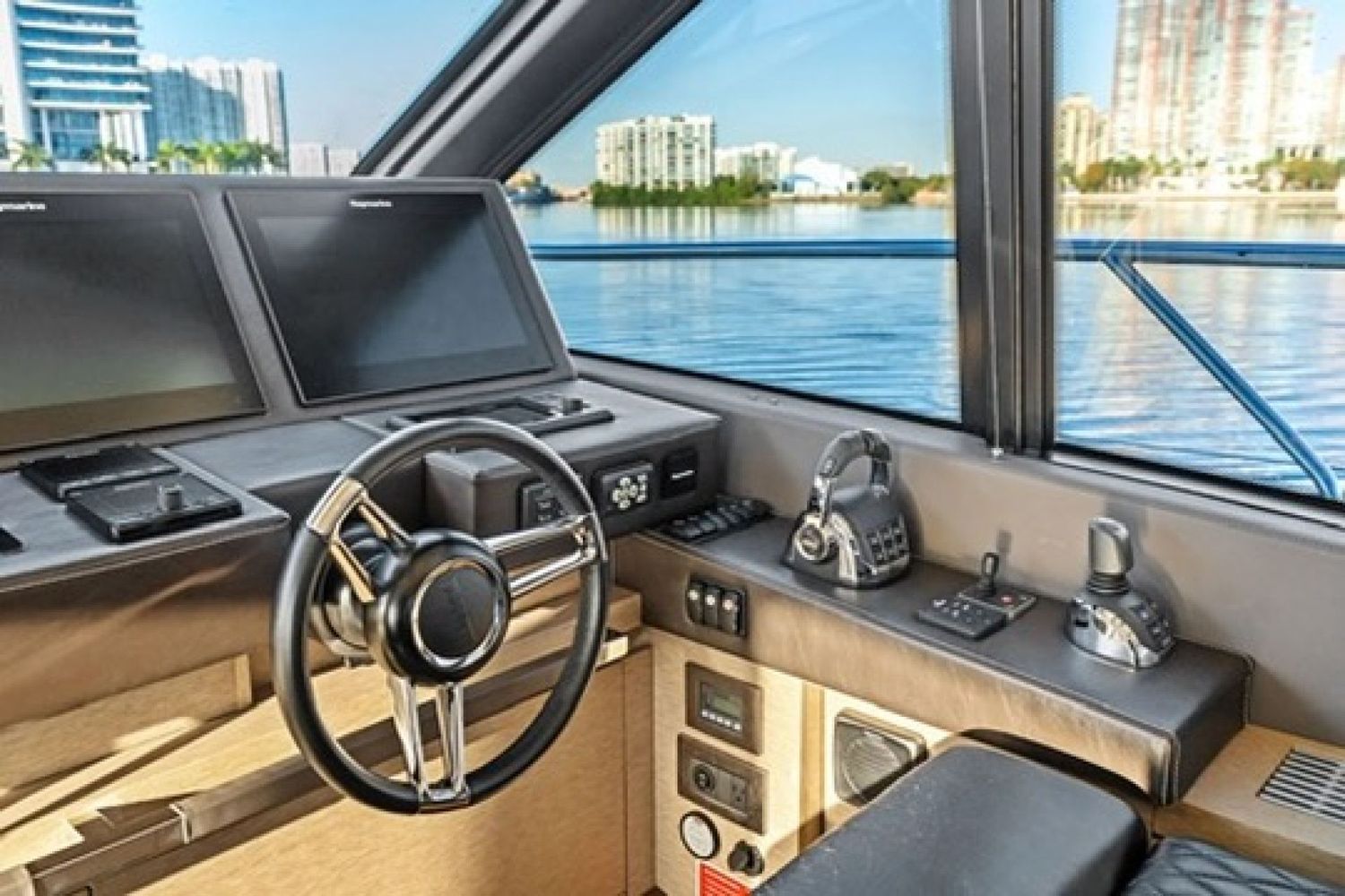 yacht-551257