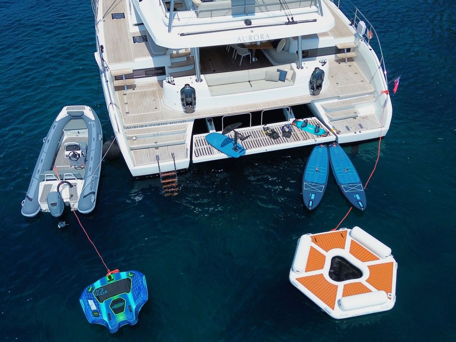 yacht-553748